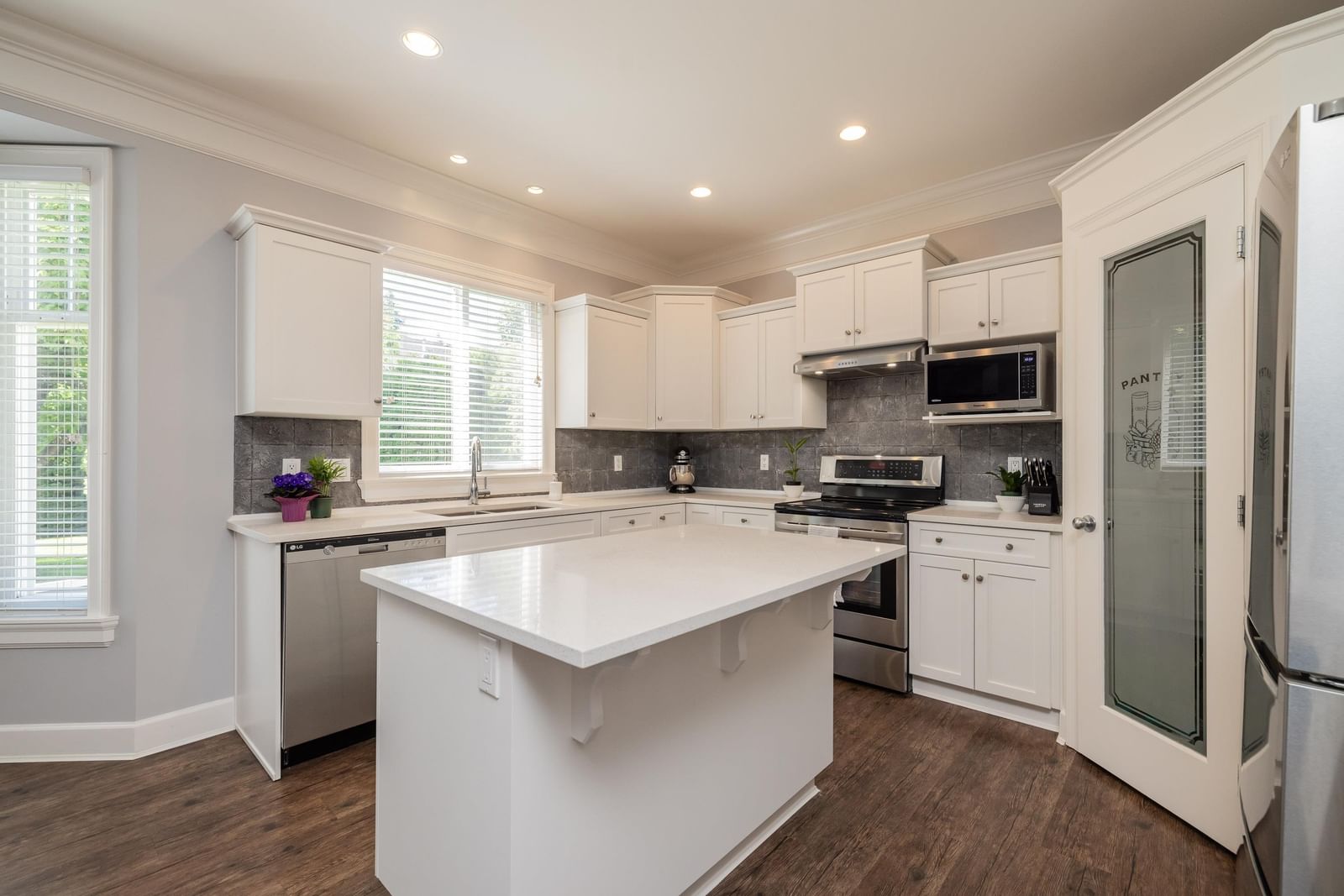 Listing Image 13