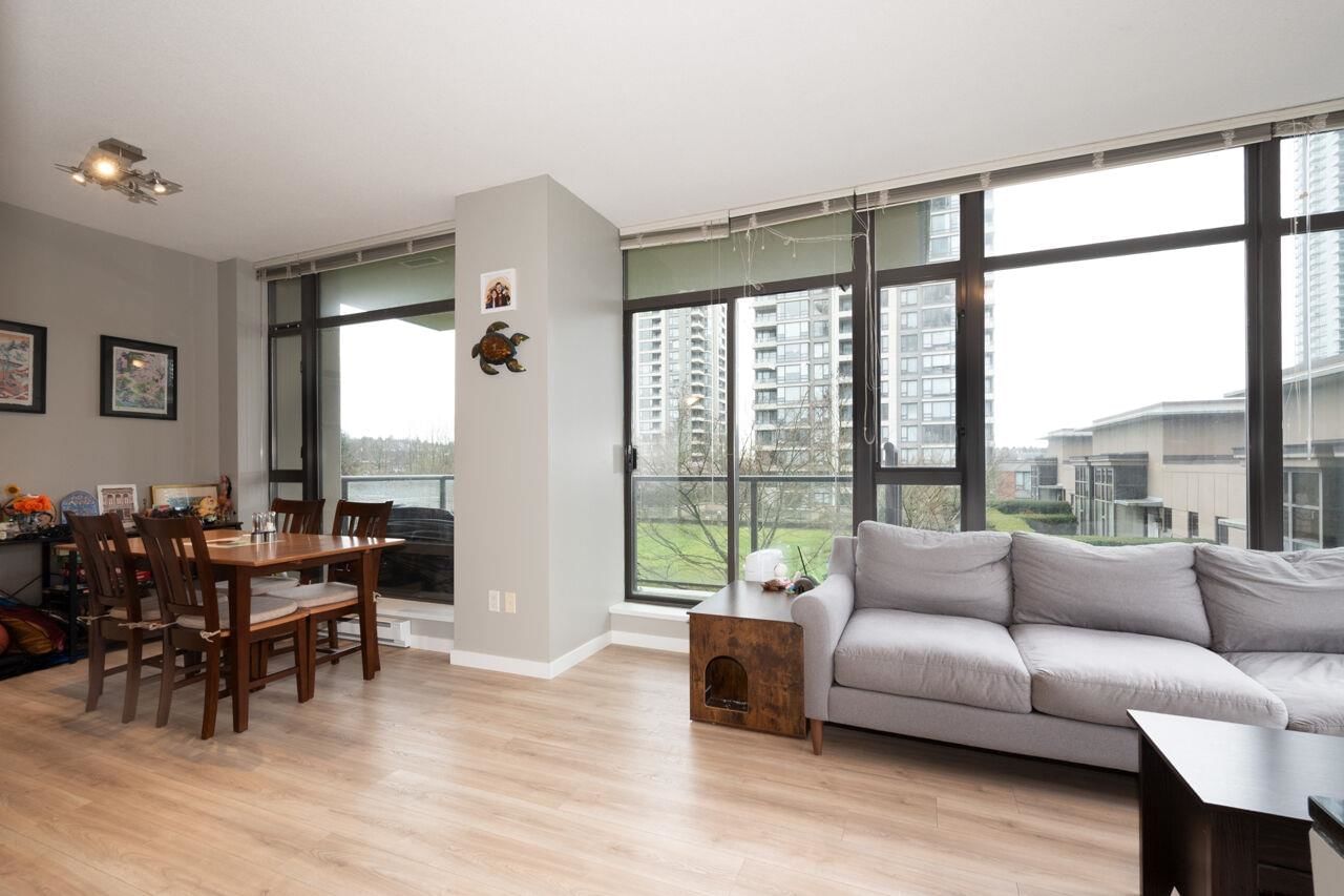 Listing Image 12