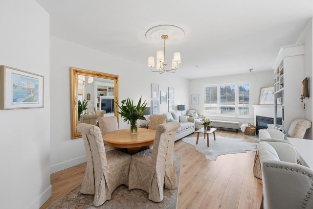 202 - 3151 Connaught Crescent