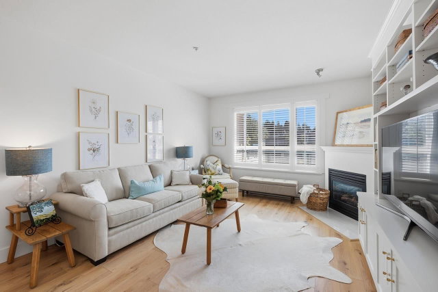 202 - 3151 Connaught Crescent