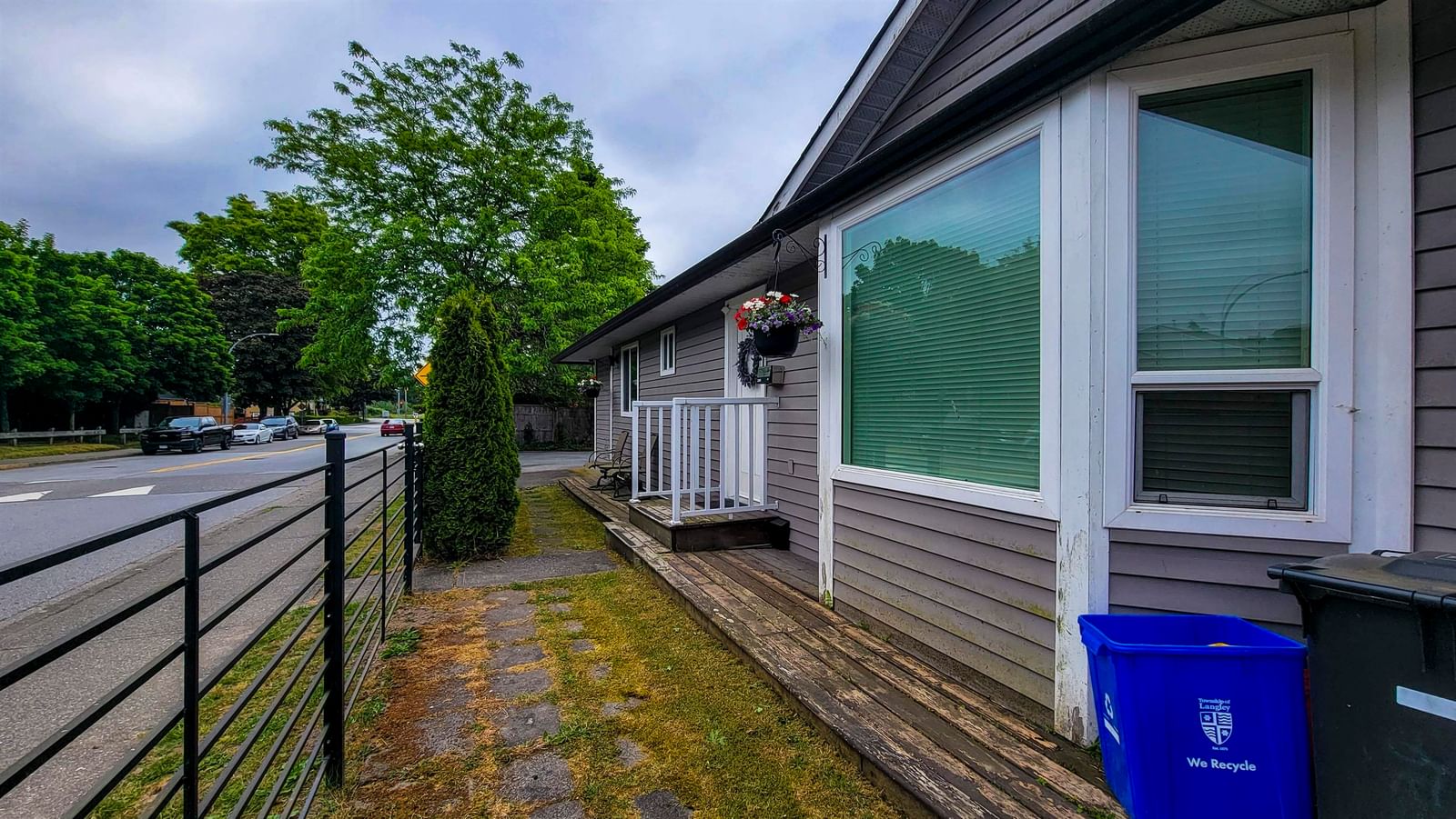 Listing Image 6