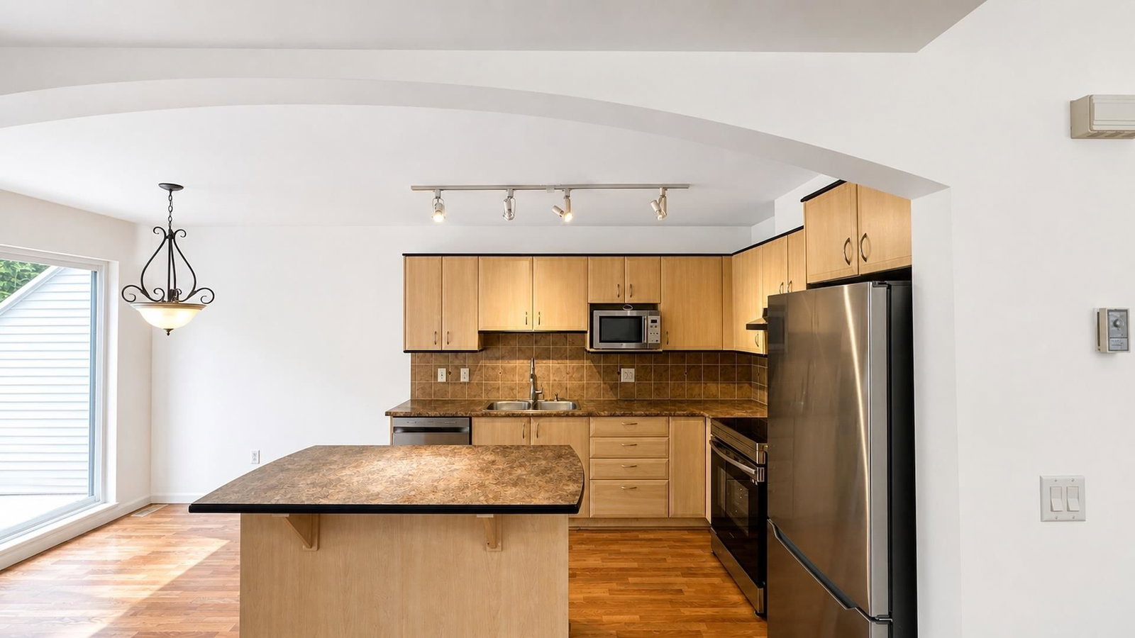 Listing Image 15