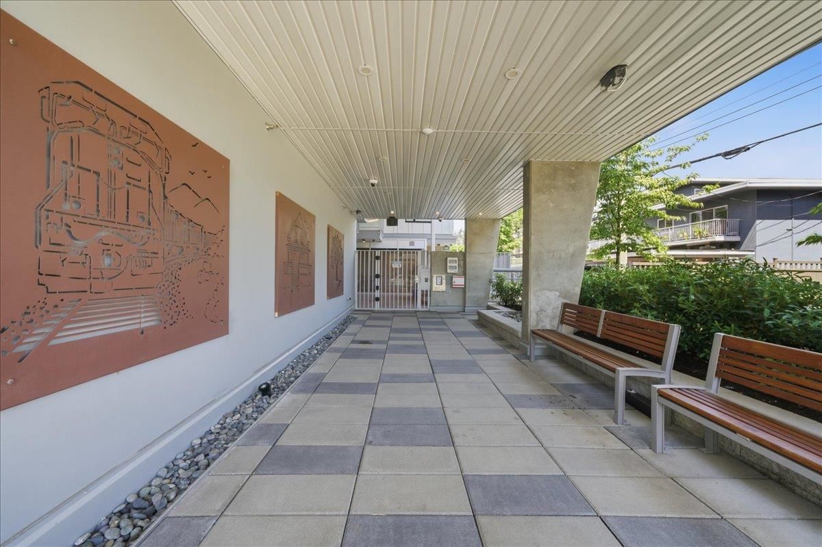 Listing Image 20