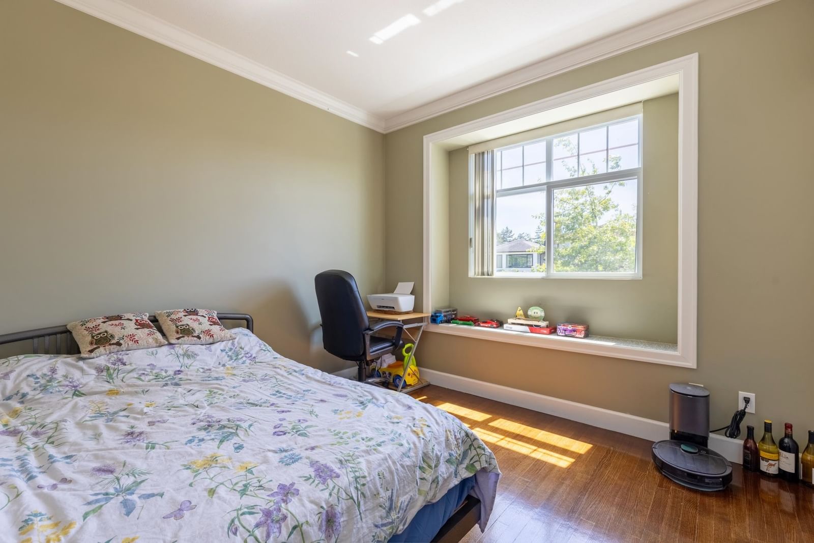 Listing Image 15