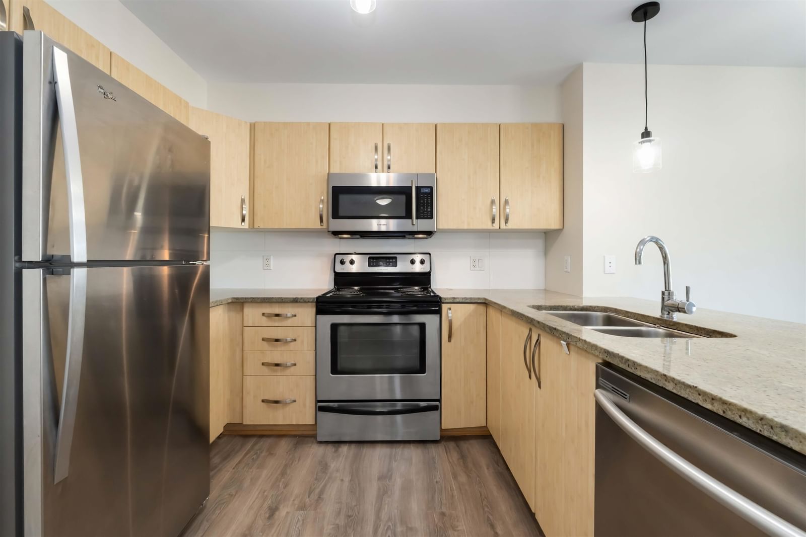 Listing Image 6