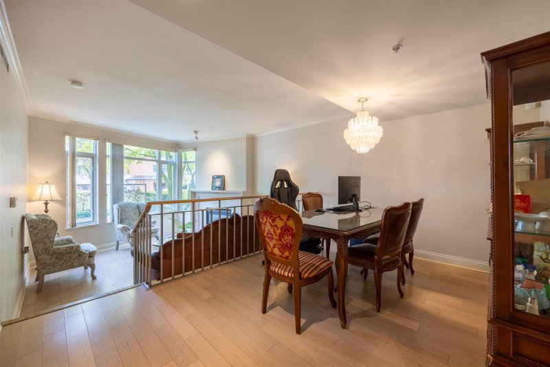 205 - 638 45th Avenue W