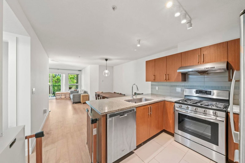 208 - 6800 Eckersley Road