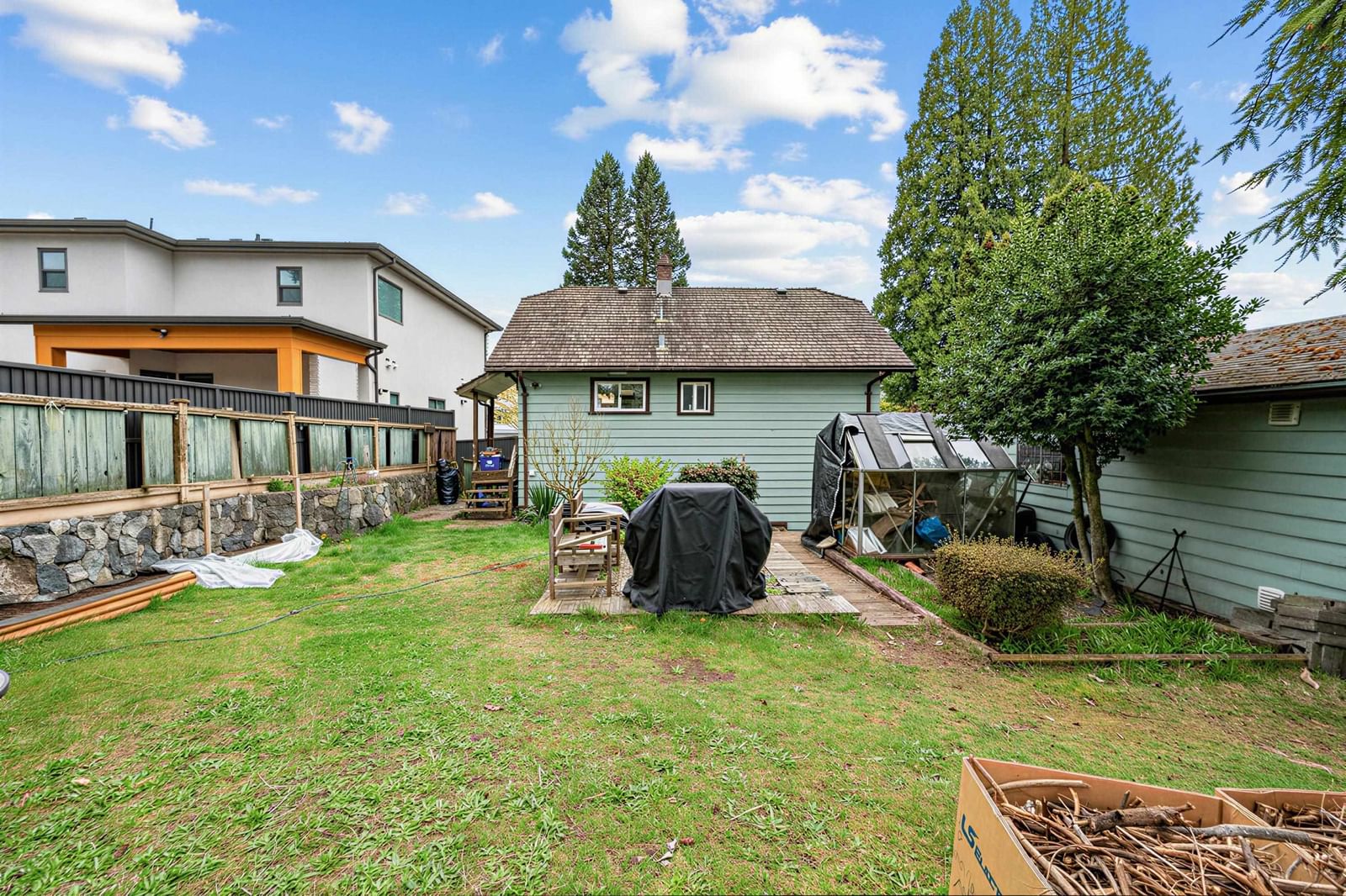 Listing Image 12