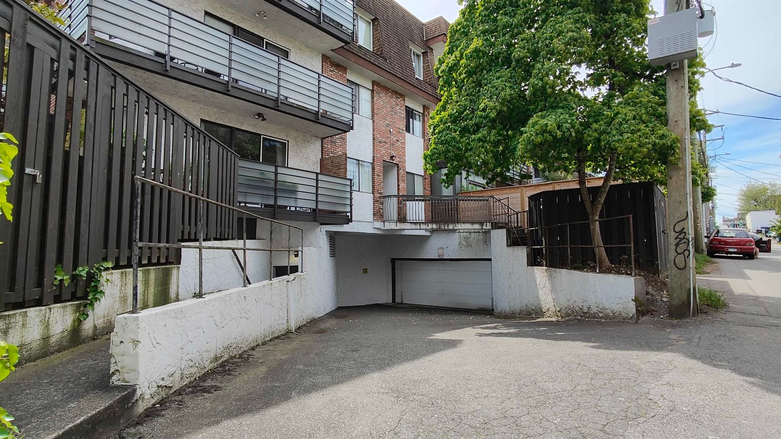 Listing Image 10