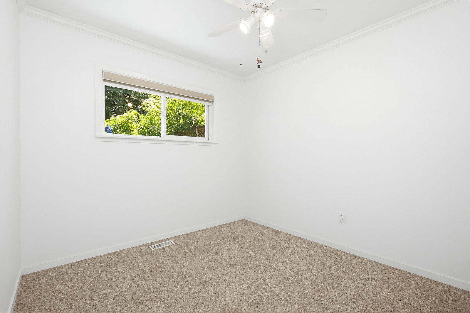 Listing Image 24