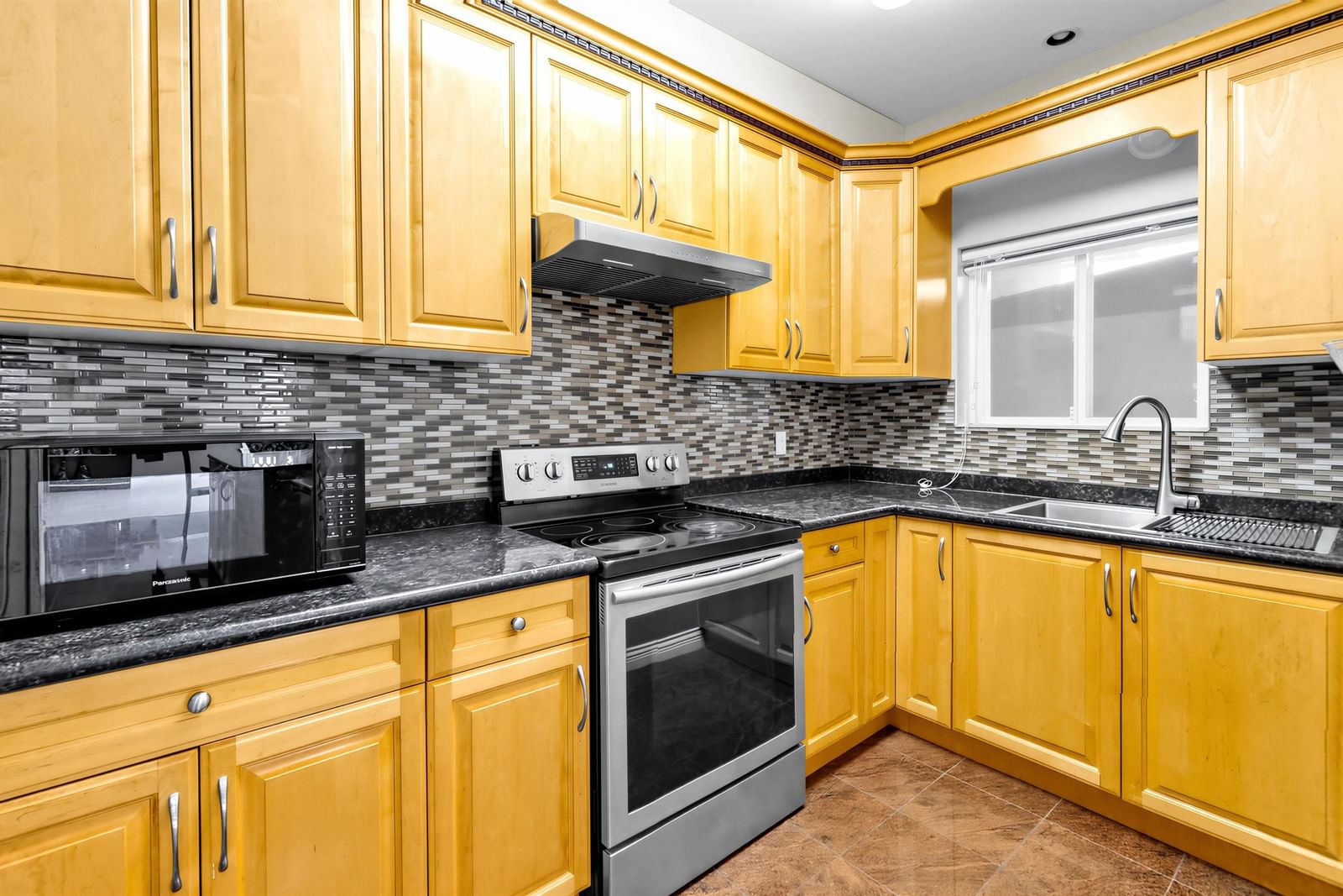 Listing Image 13