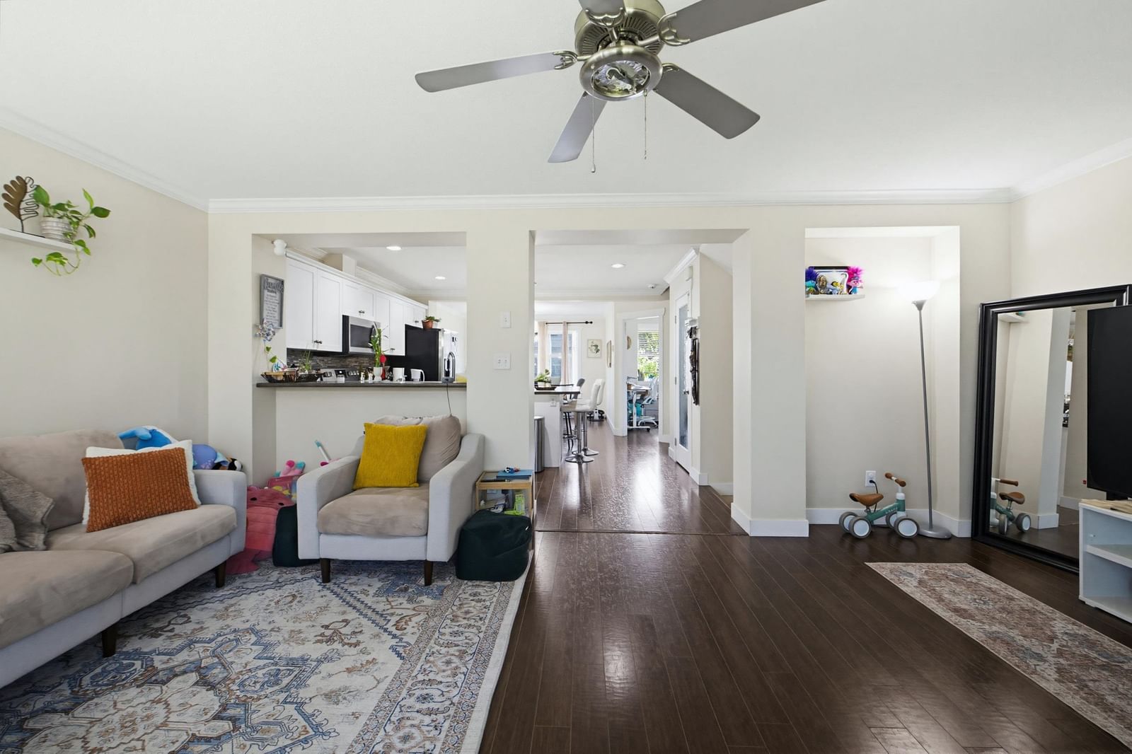 Listing Image 8