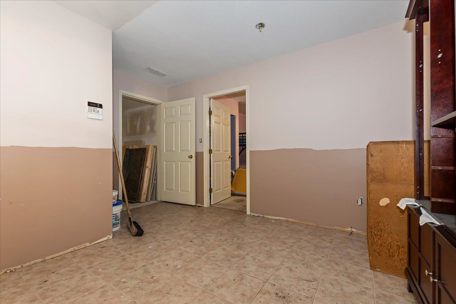 Listing Image 30