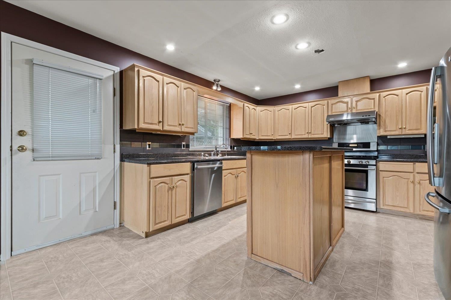 Listing Image 9