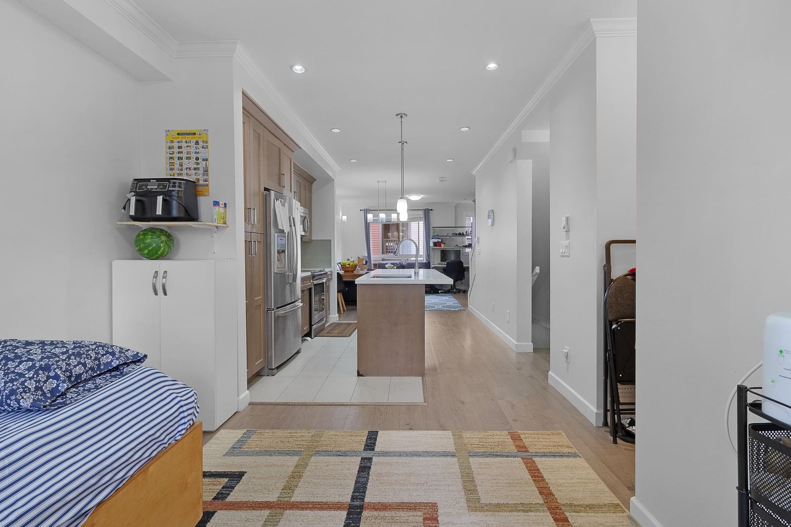 Listing Image 12