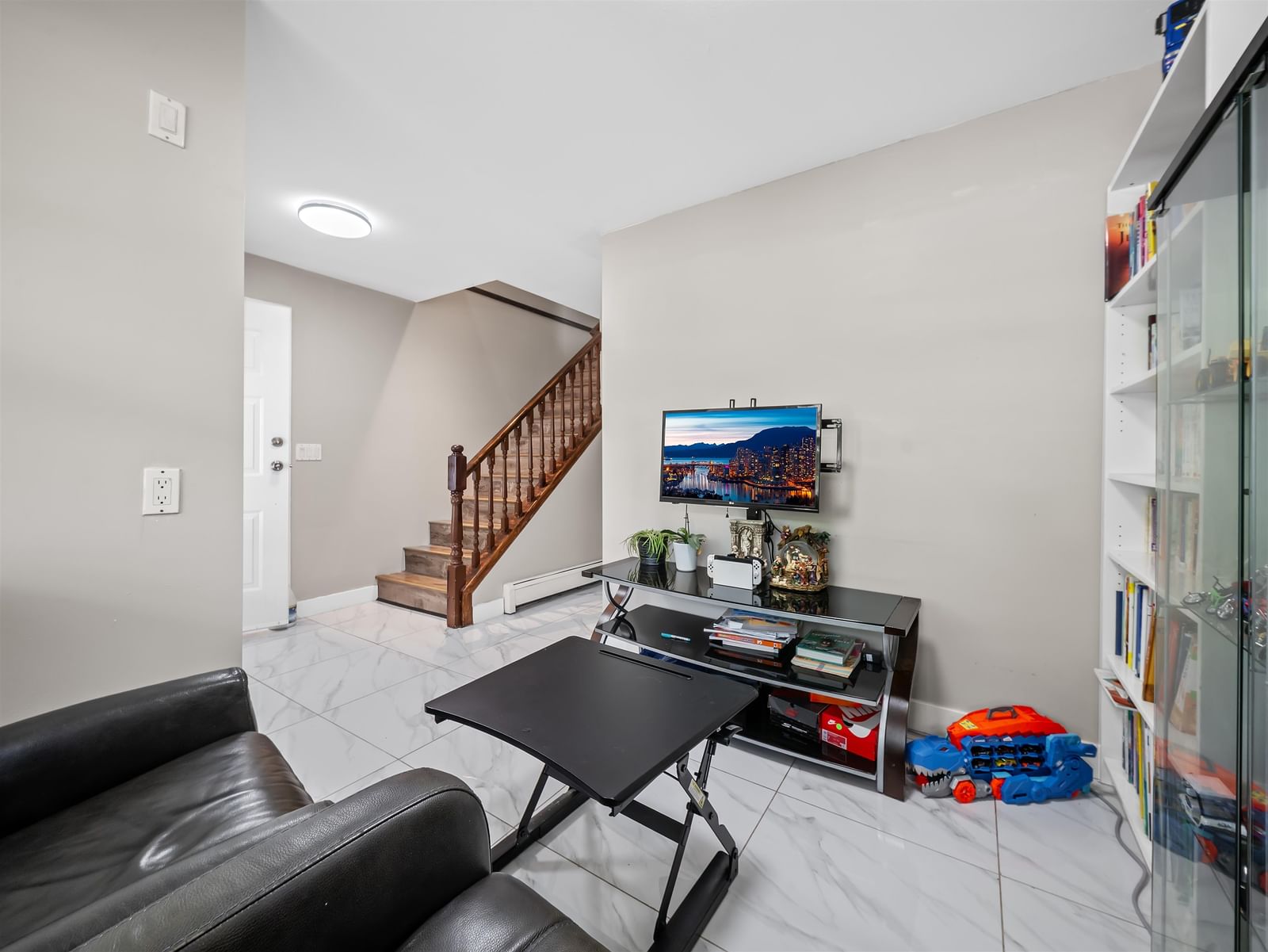 Listing Image 19