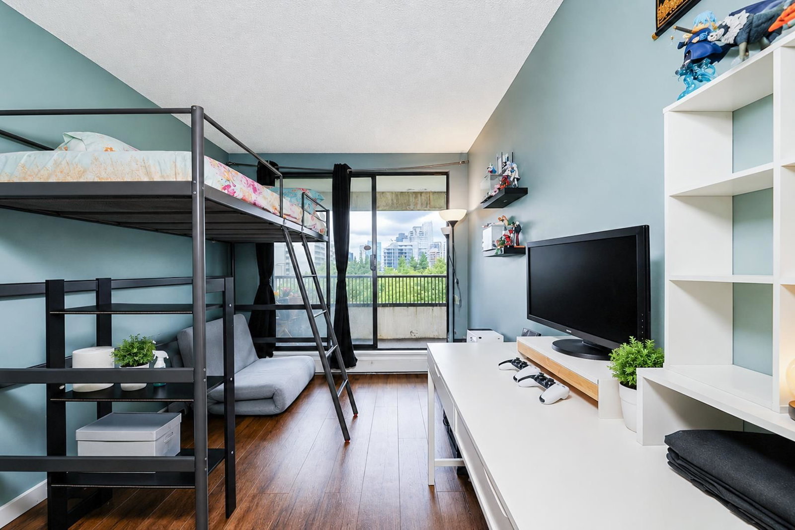 Listing Image 10