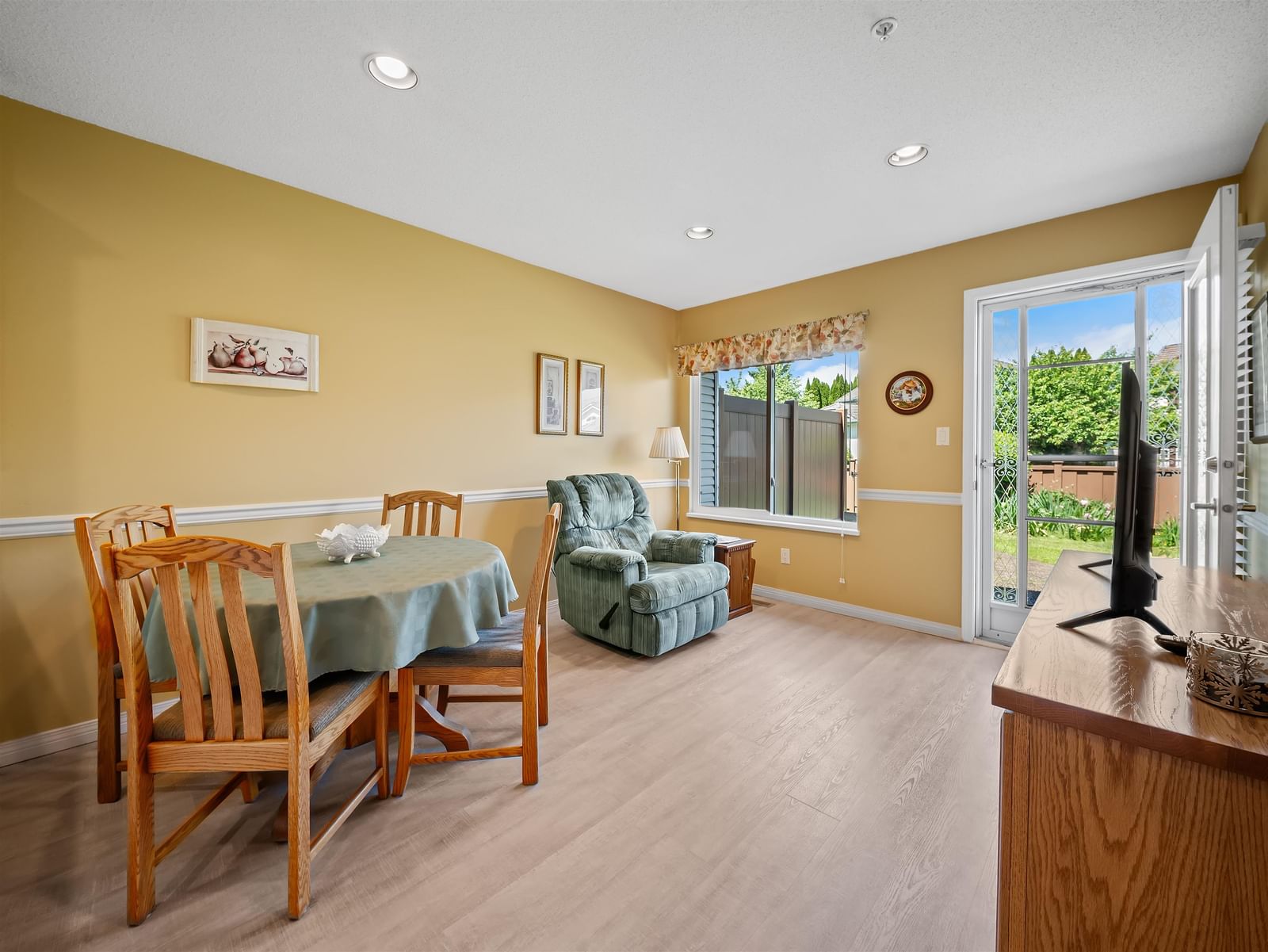 Listing Image 14