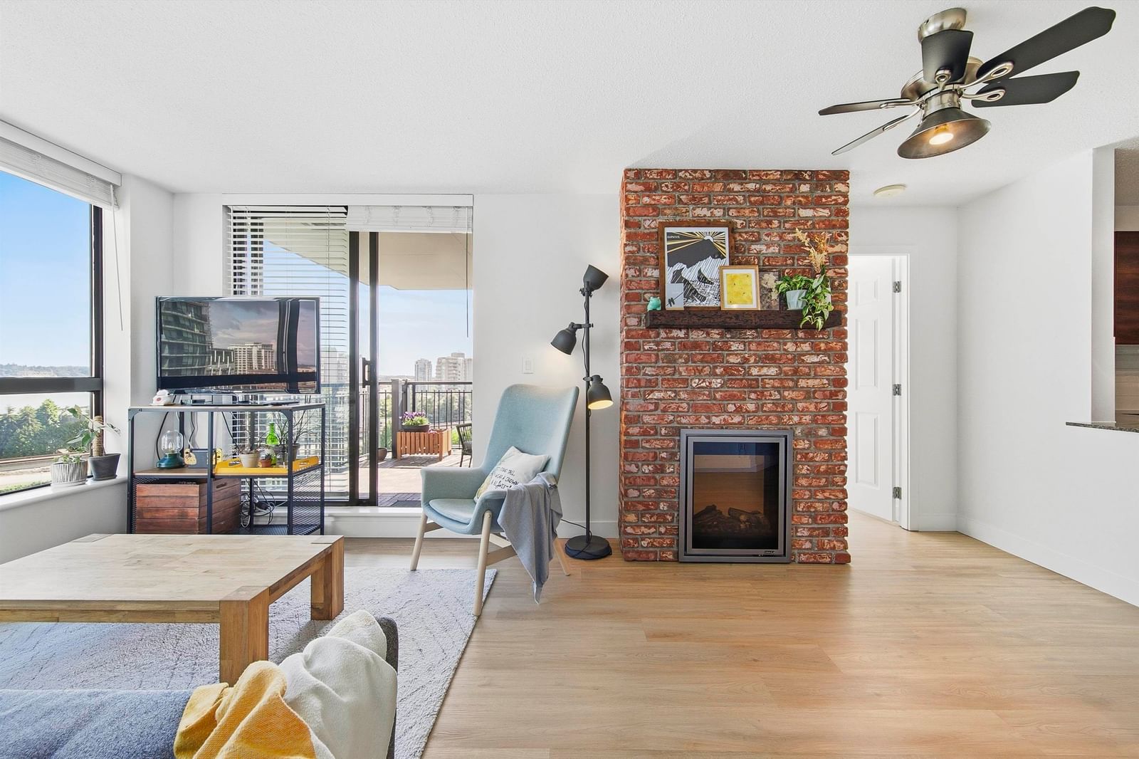 Listing Image 5