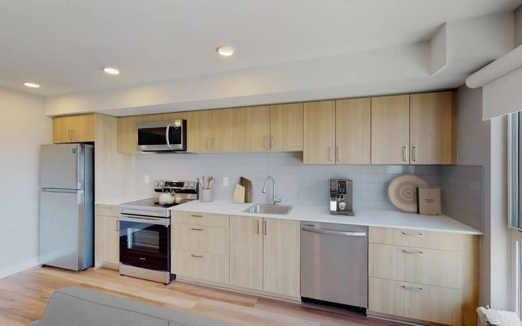 503 - 408 East Columbia 4