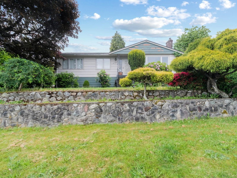 4156 Castlewood Crescent