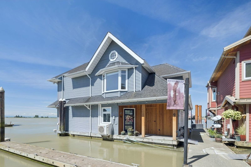 9 - 3473 River Road W