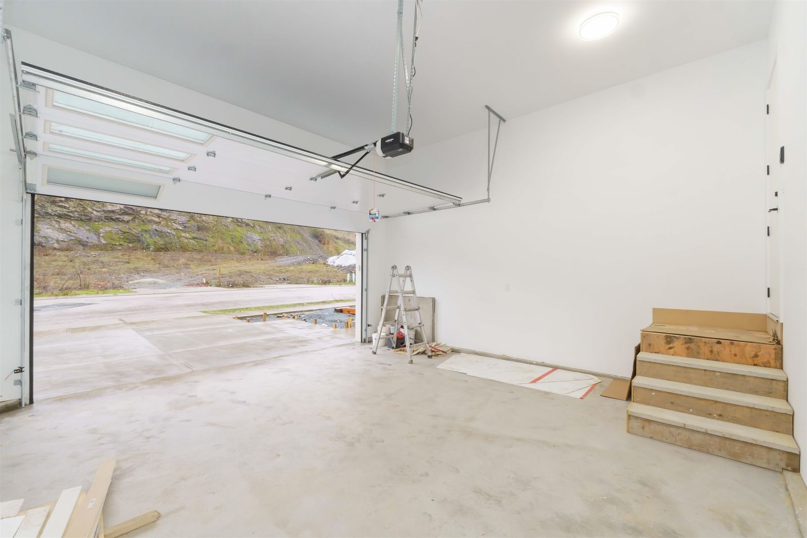 Listing Image 28