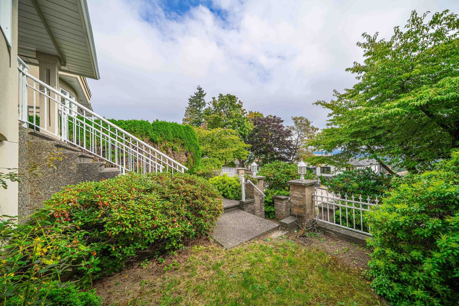Listing Image 8