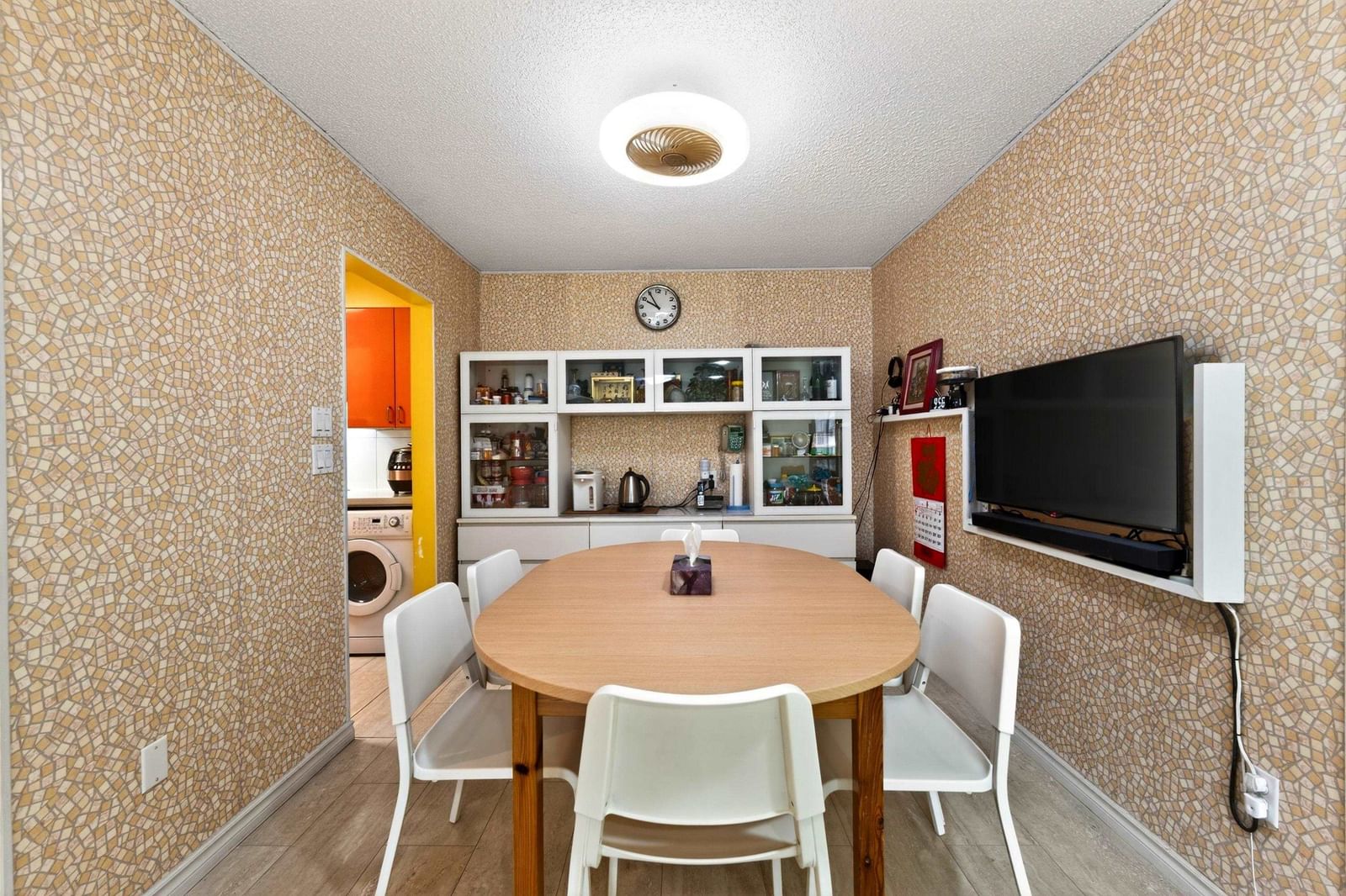 Listing Image 9