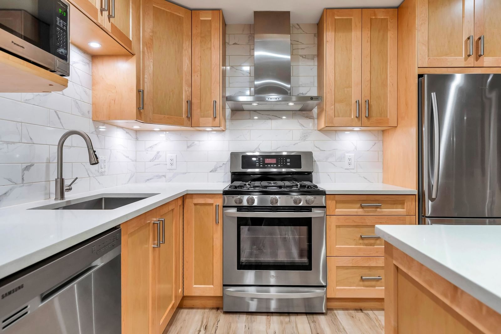 Listing Image 19