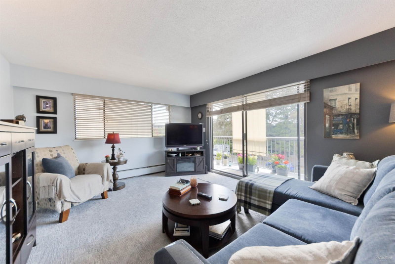 205 - 330 2nd Street W