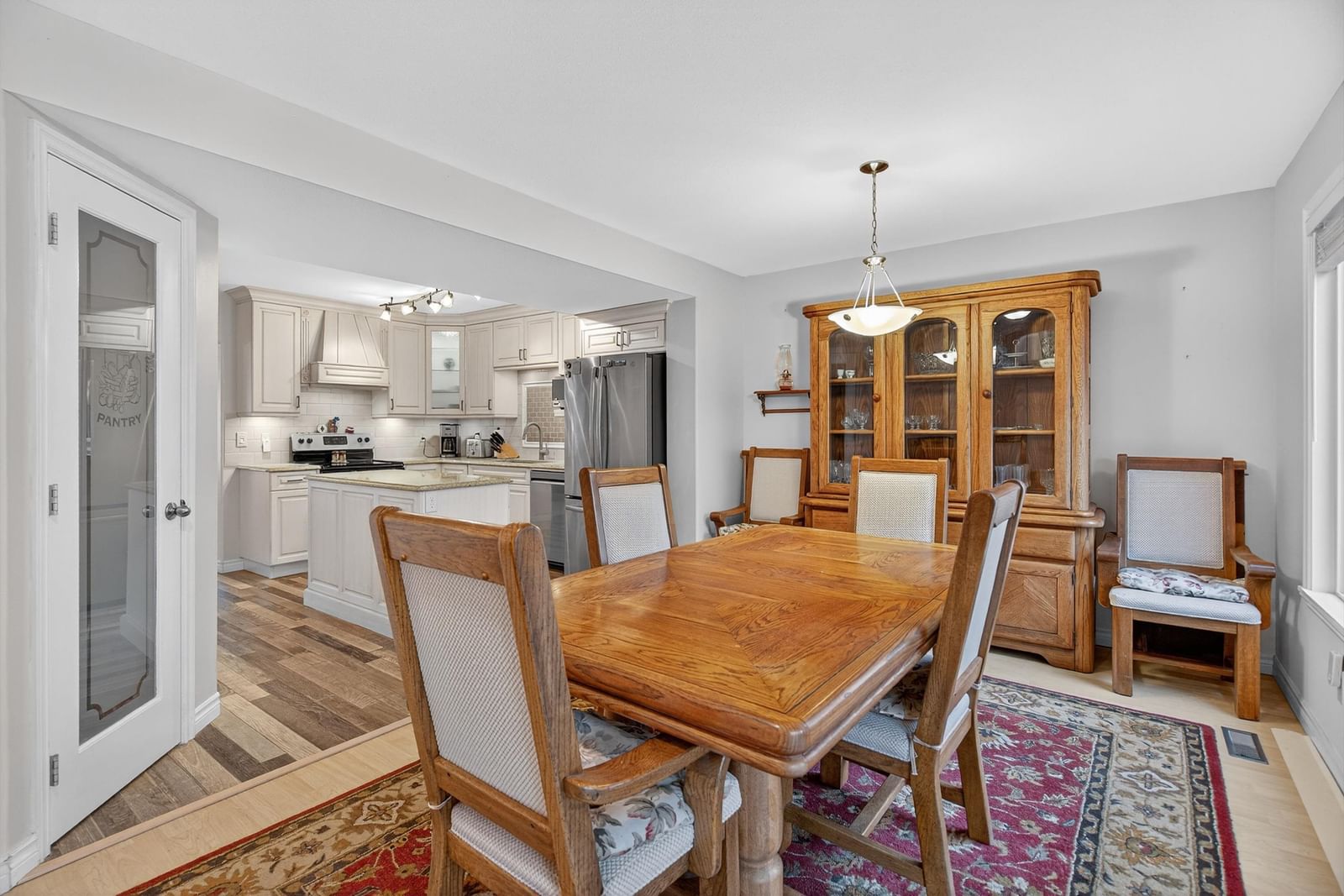 Listing Image 12
