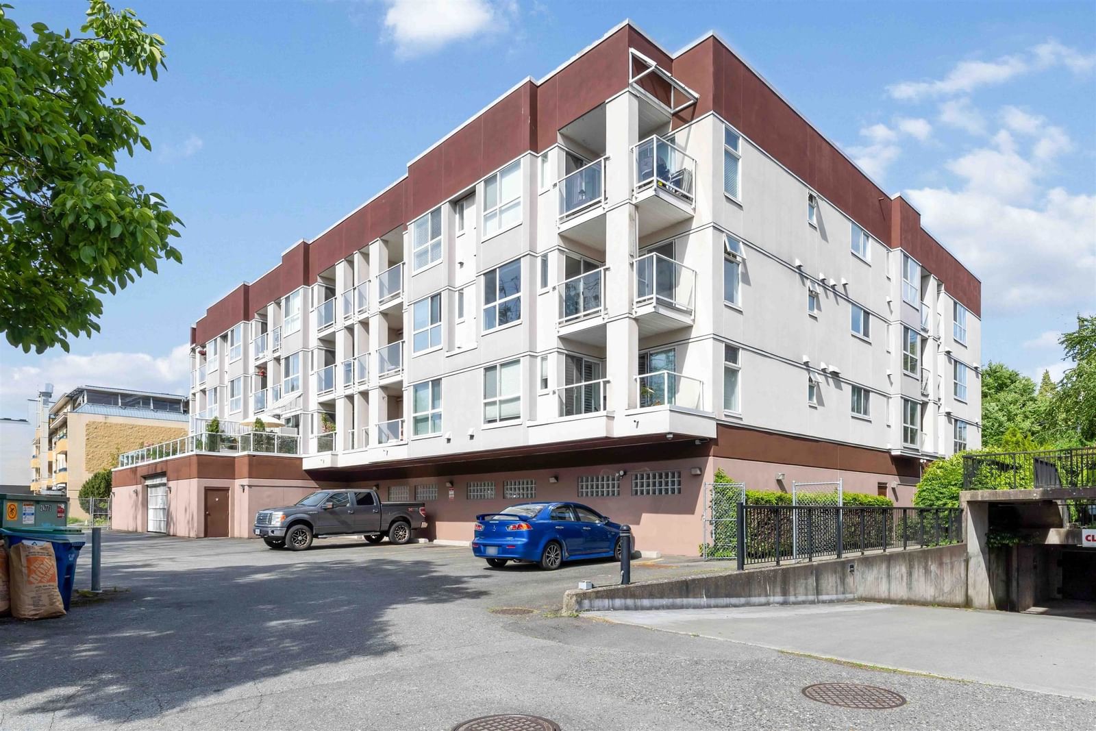Listing Image 7