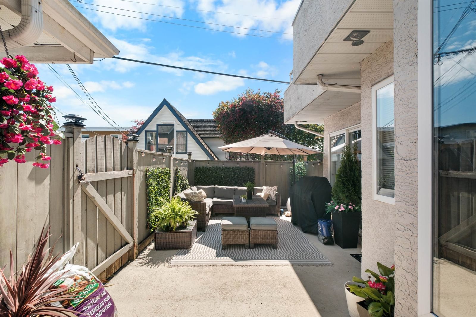 Listing Image 8