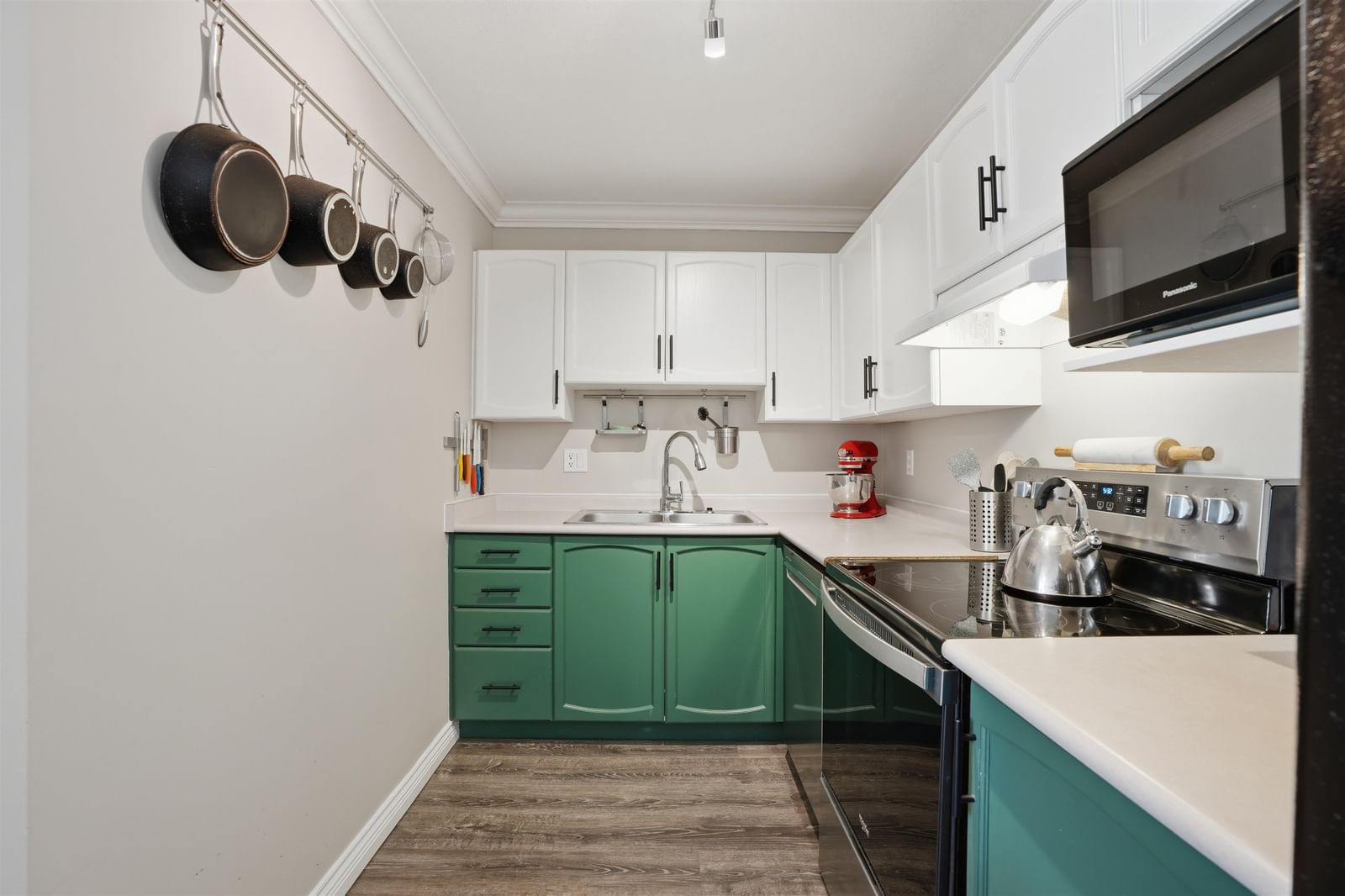 Listing Image 6