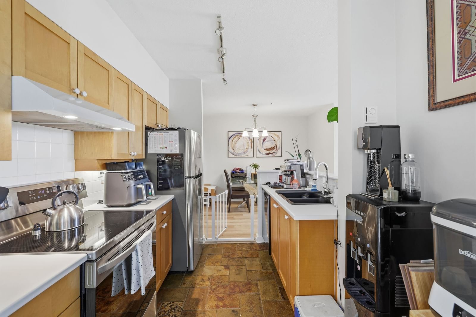 Listing Image 8