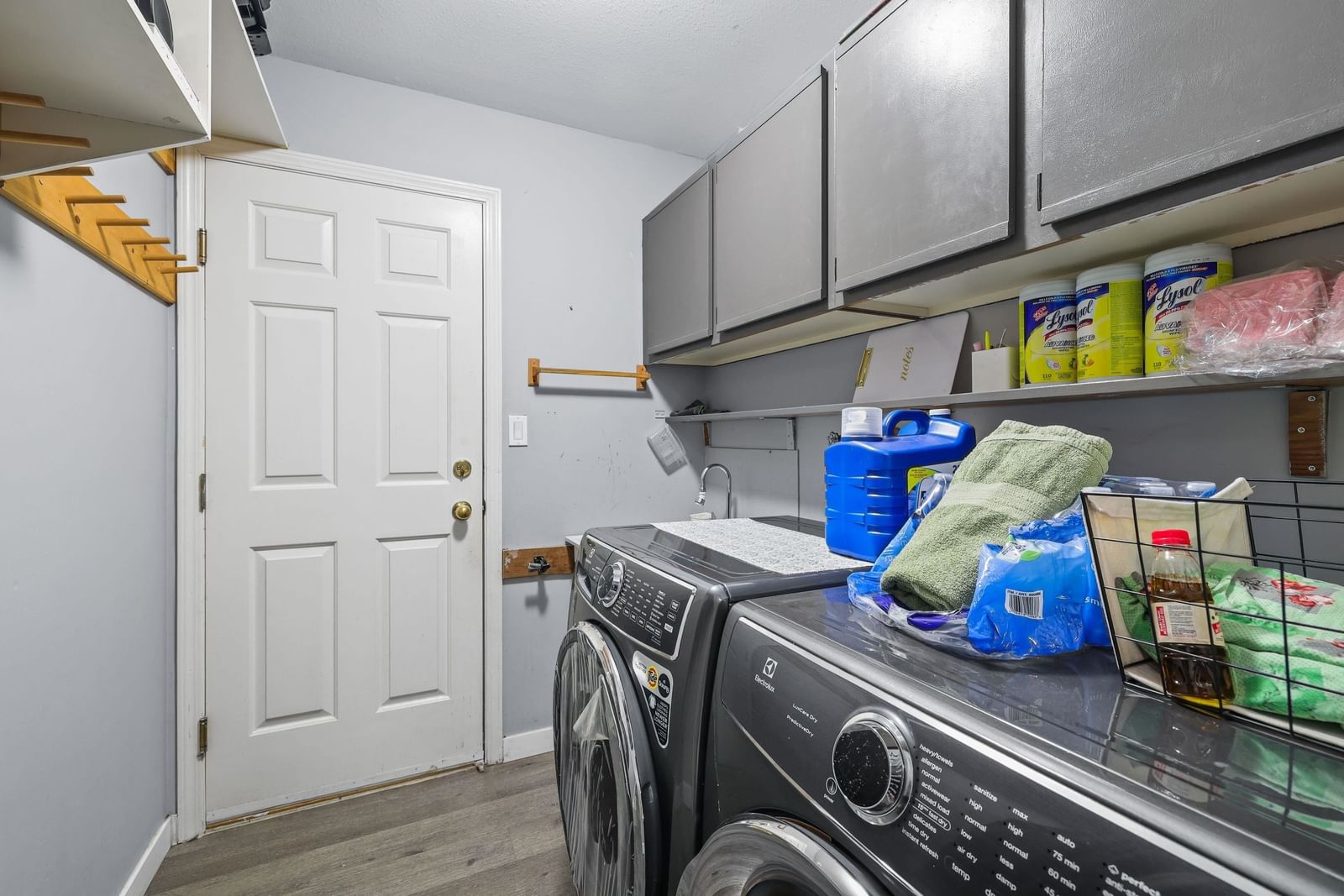 Listing Image 22