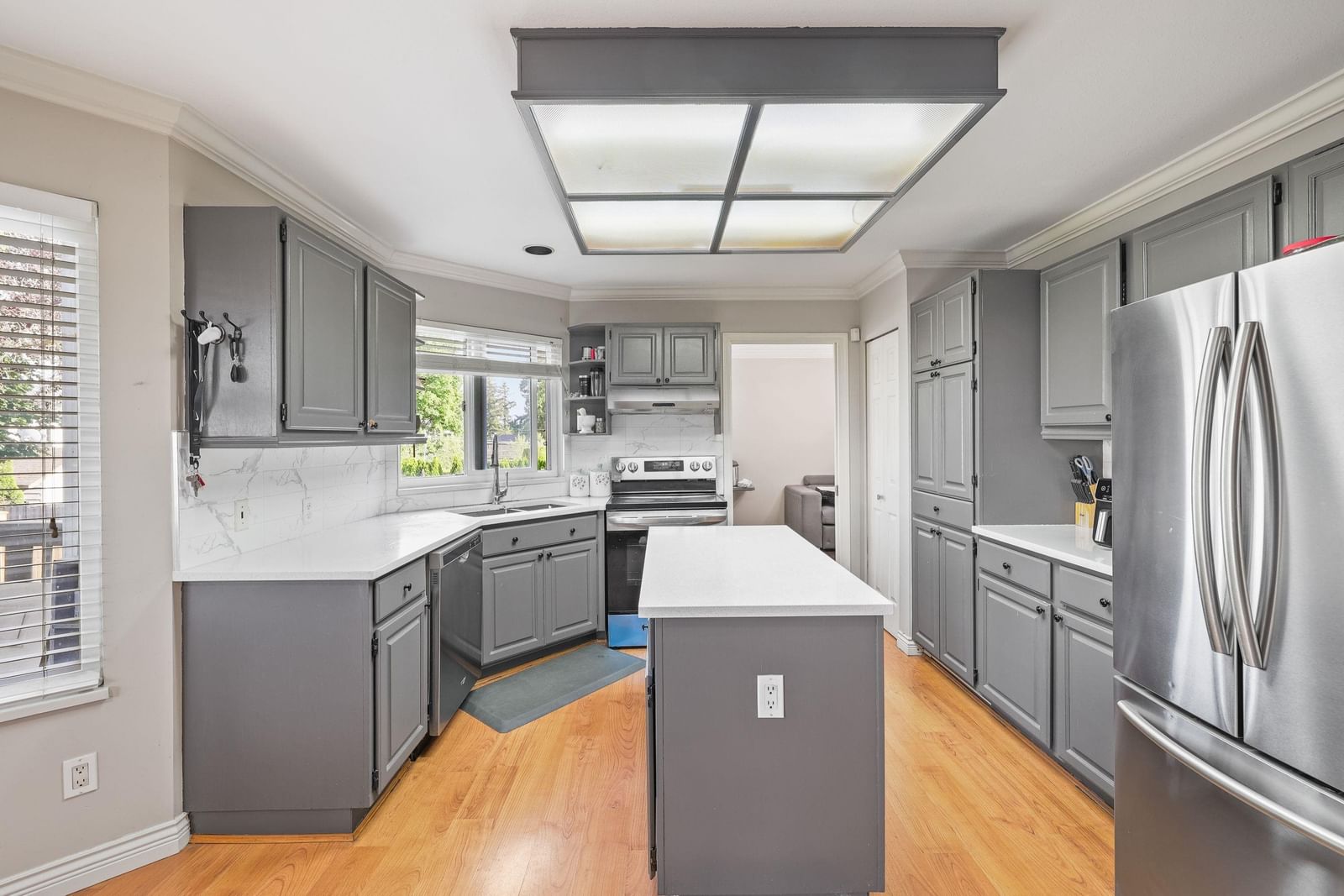 Listing Image 9