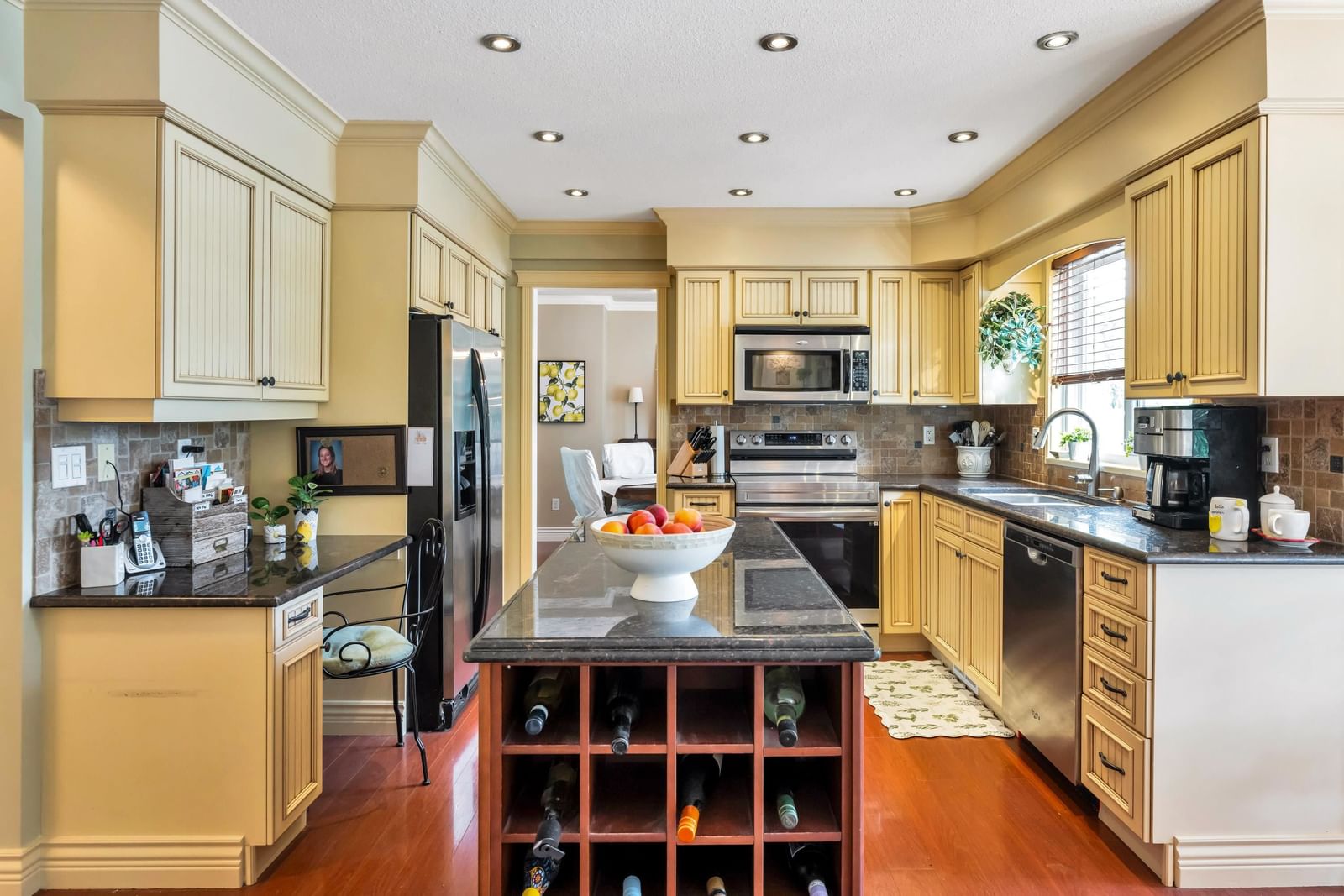 Listing Image 10
