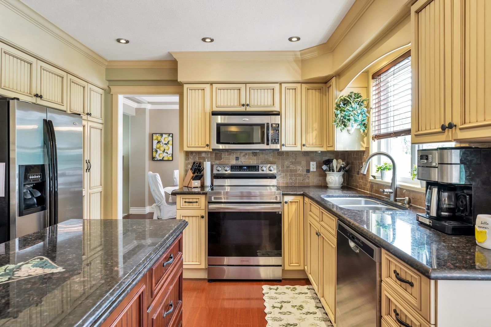 Listing Image 11