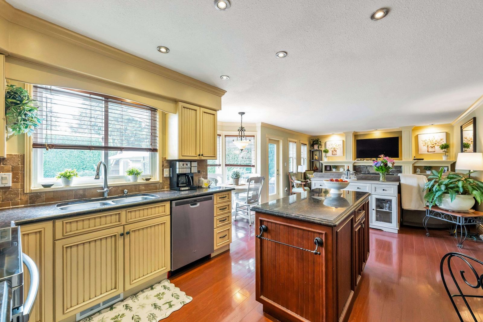 Listing Image 13
