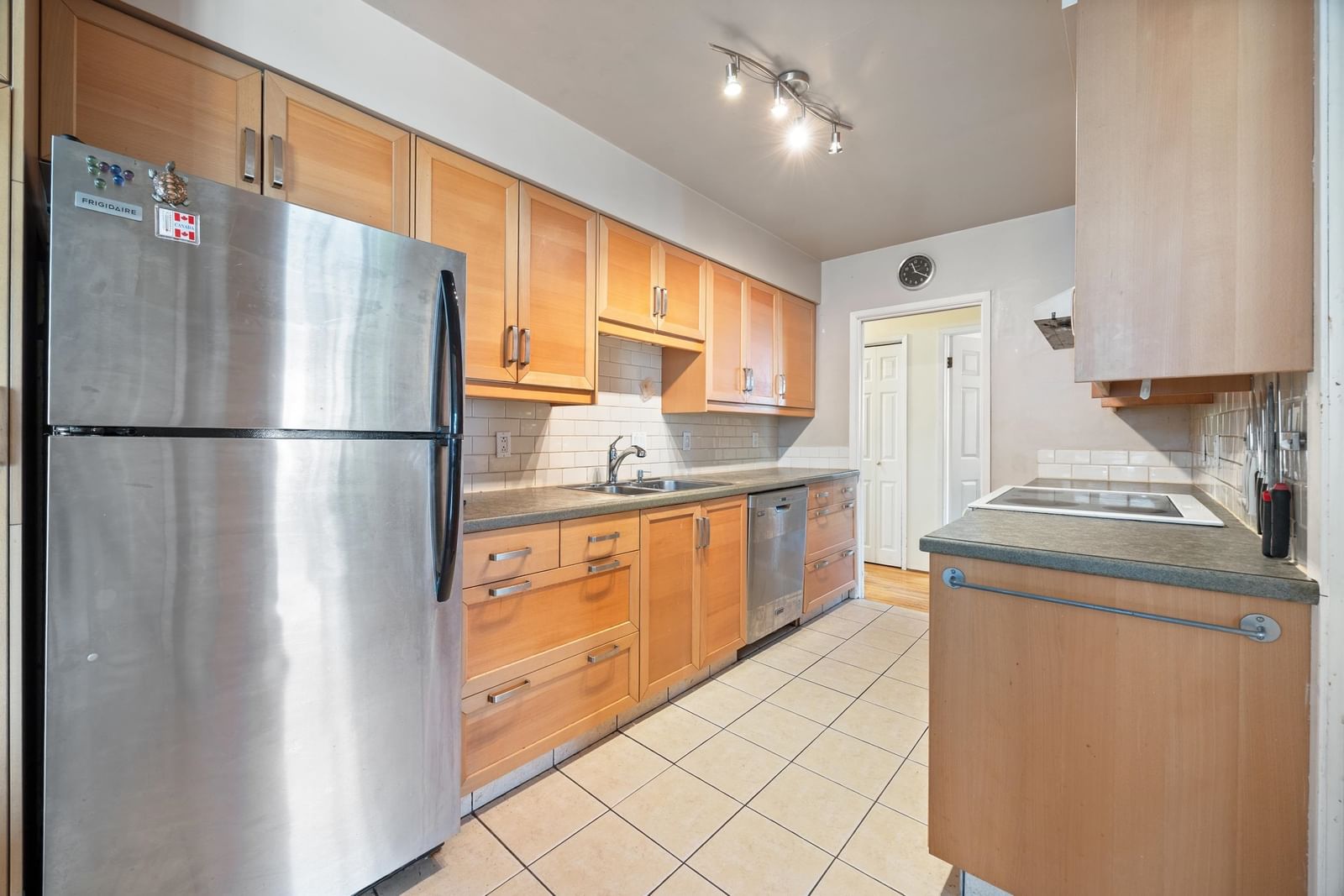 Listing Image 16