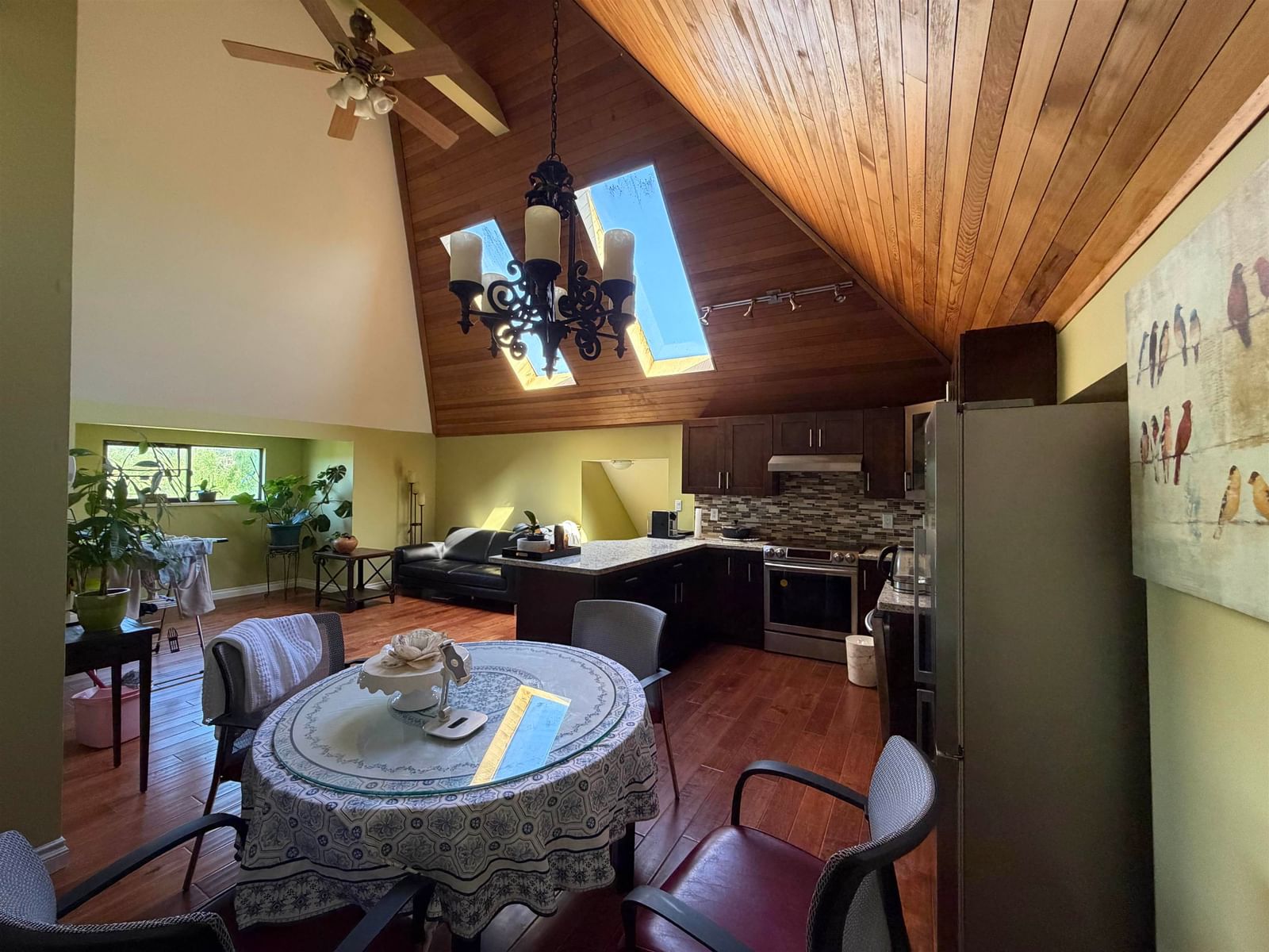 Listing Image 14