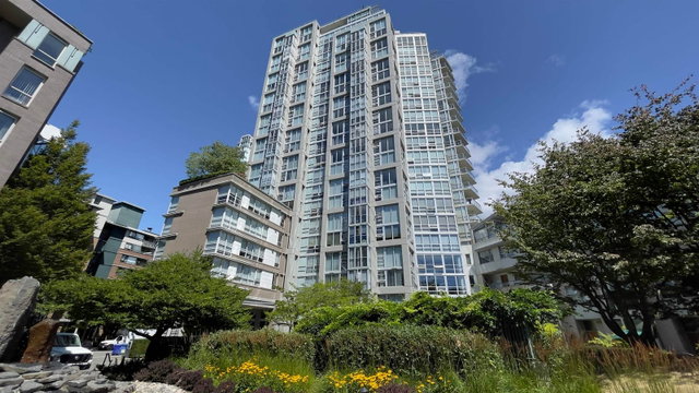 605 - 1228 Marinaside Crescent