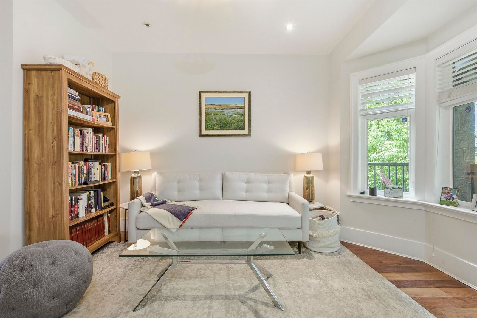 Listing Image 12