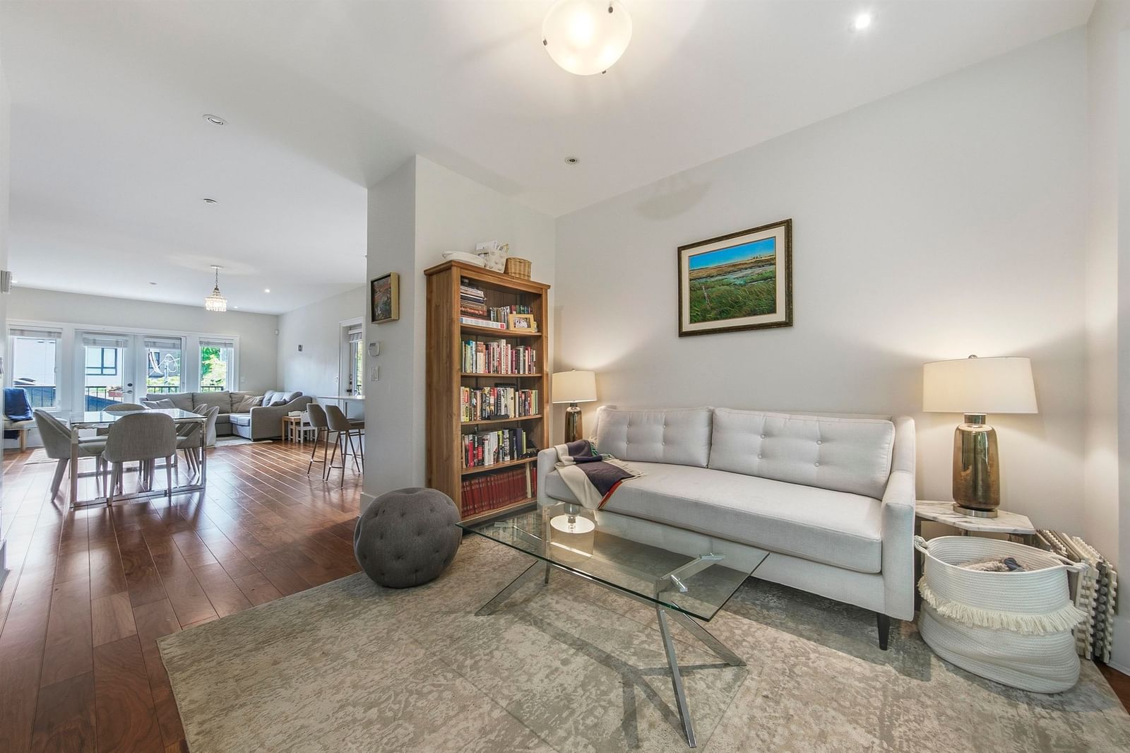 Listing Image 14