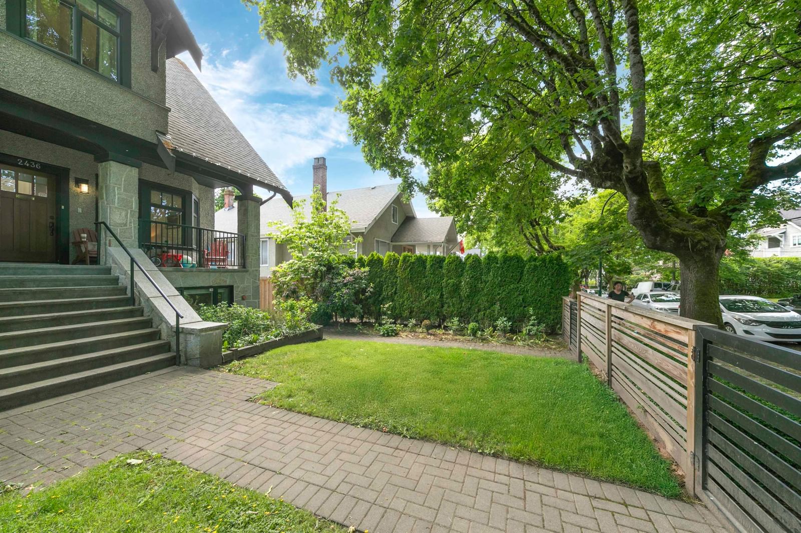 Listing Image 4