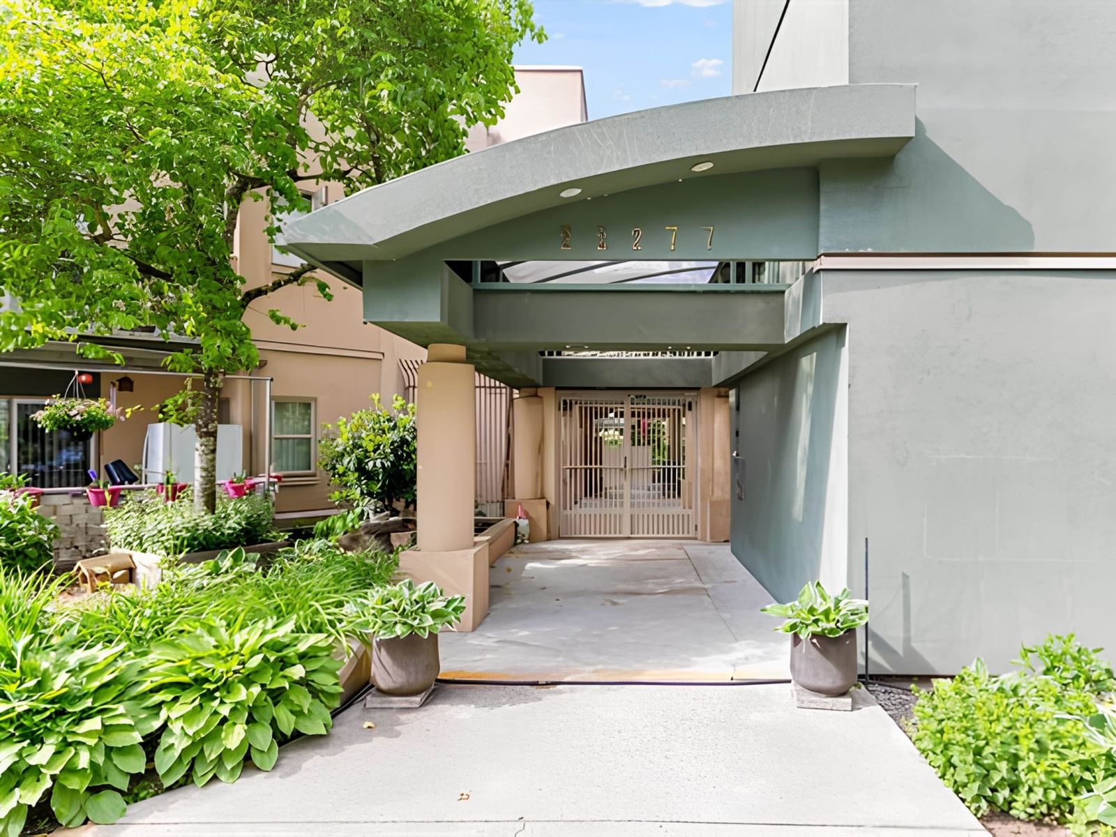 Listing Image 19