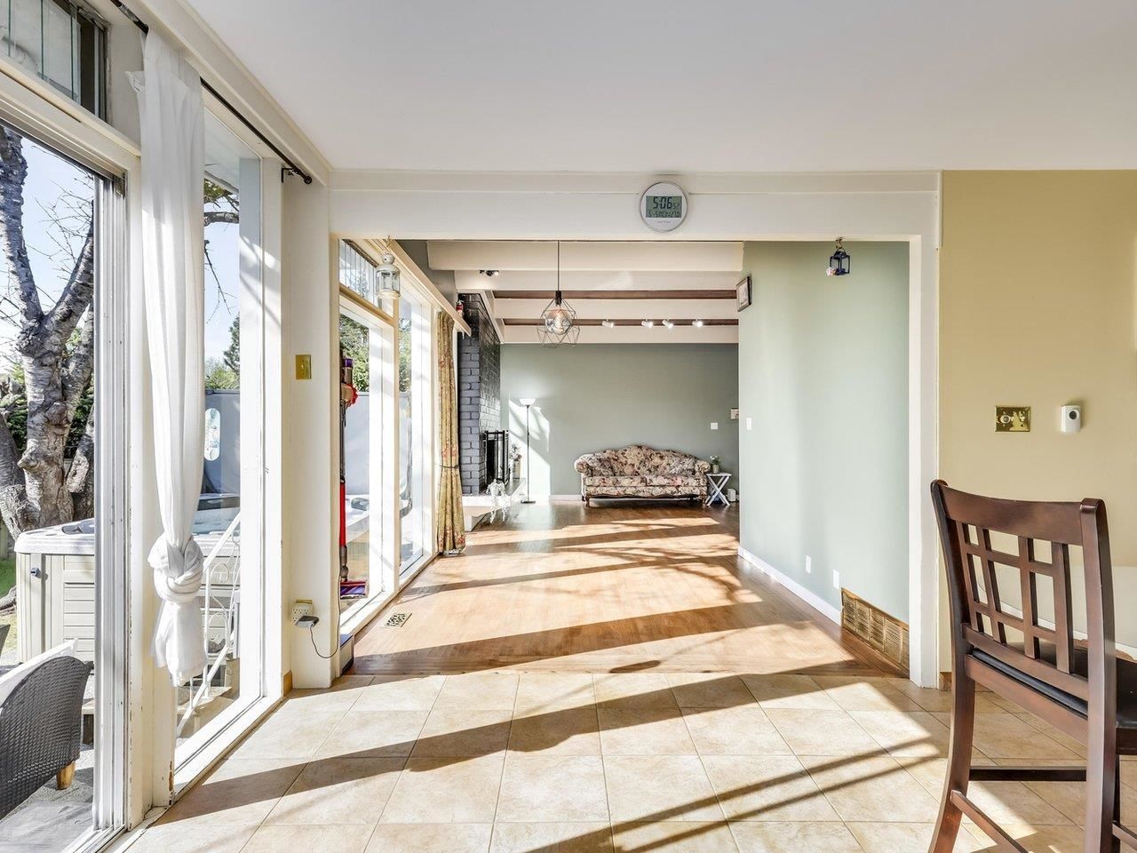 Listing Image 10