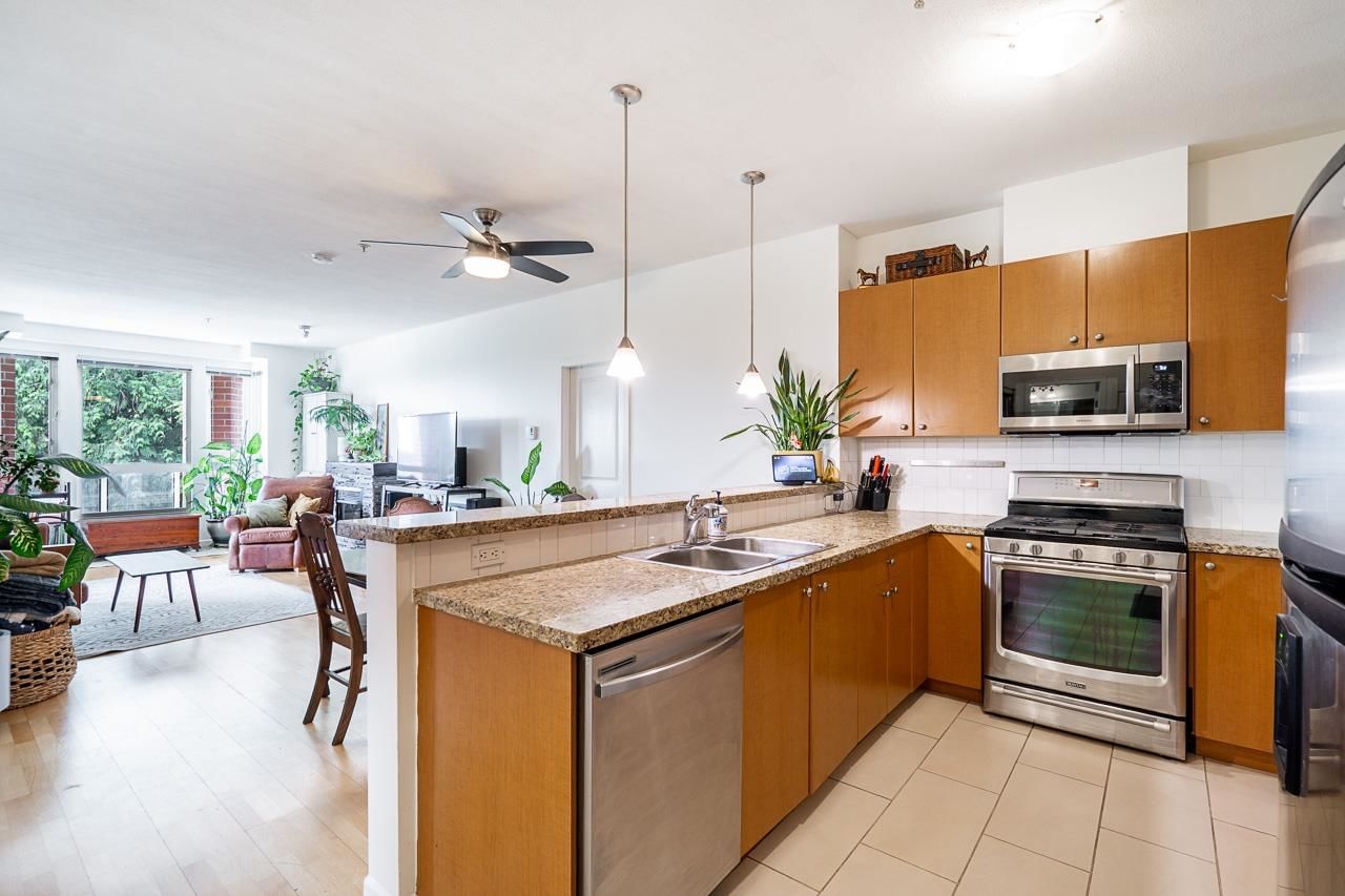 Listing Image 11